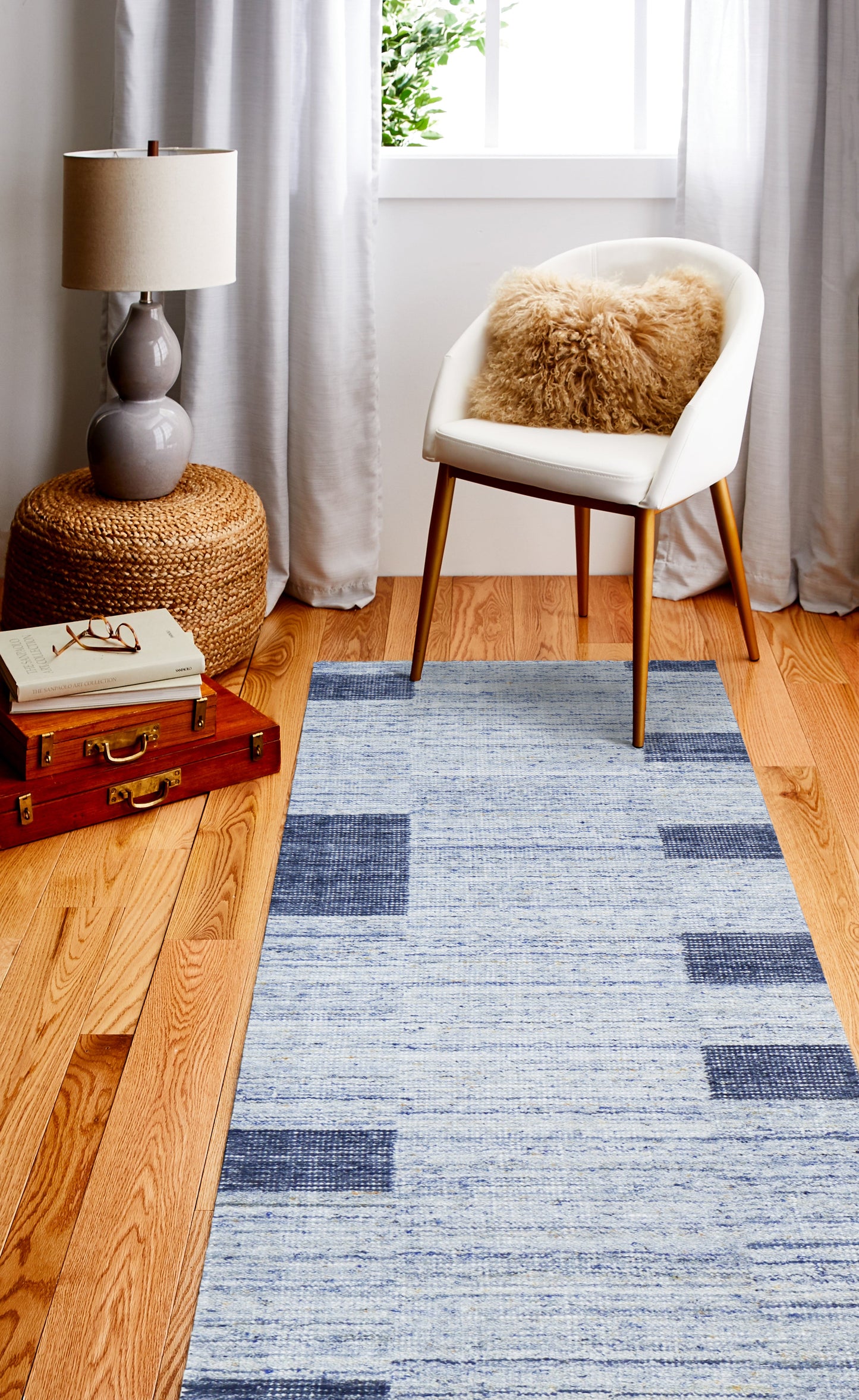 Leonidas Area Rug, Light Blue